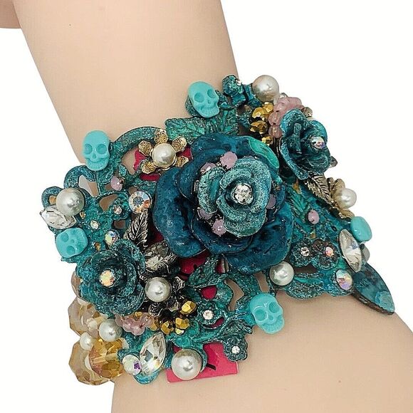 Betsey Johnson Blue Crystal Skull Statement Bracelet 7"  Flower TEAL PATINA - Picture 3 of 14